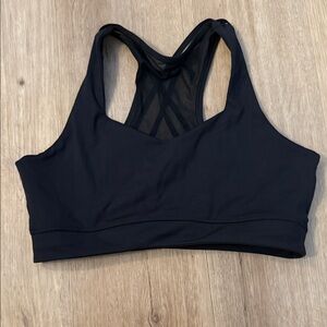 Sleek Black Women's Sports Bra